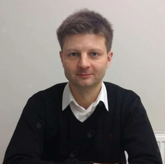 Gdzie przyjmuje dr Tomasz Konecki, urolog w Łodzi? Sprawdź adresy.